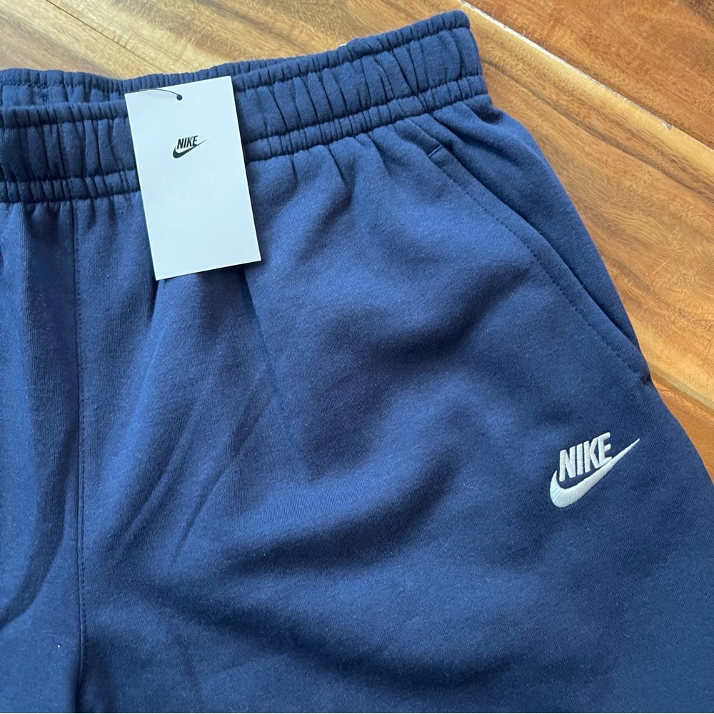 NWT Nike Men's Graphic Club Fleece Shorts - Picture 5 of 13
